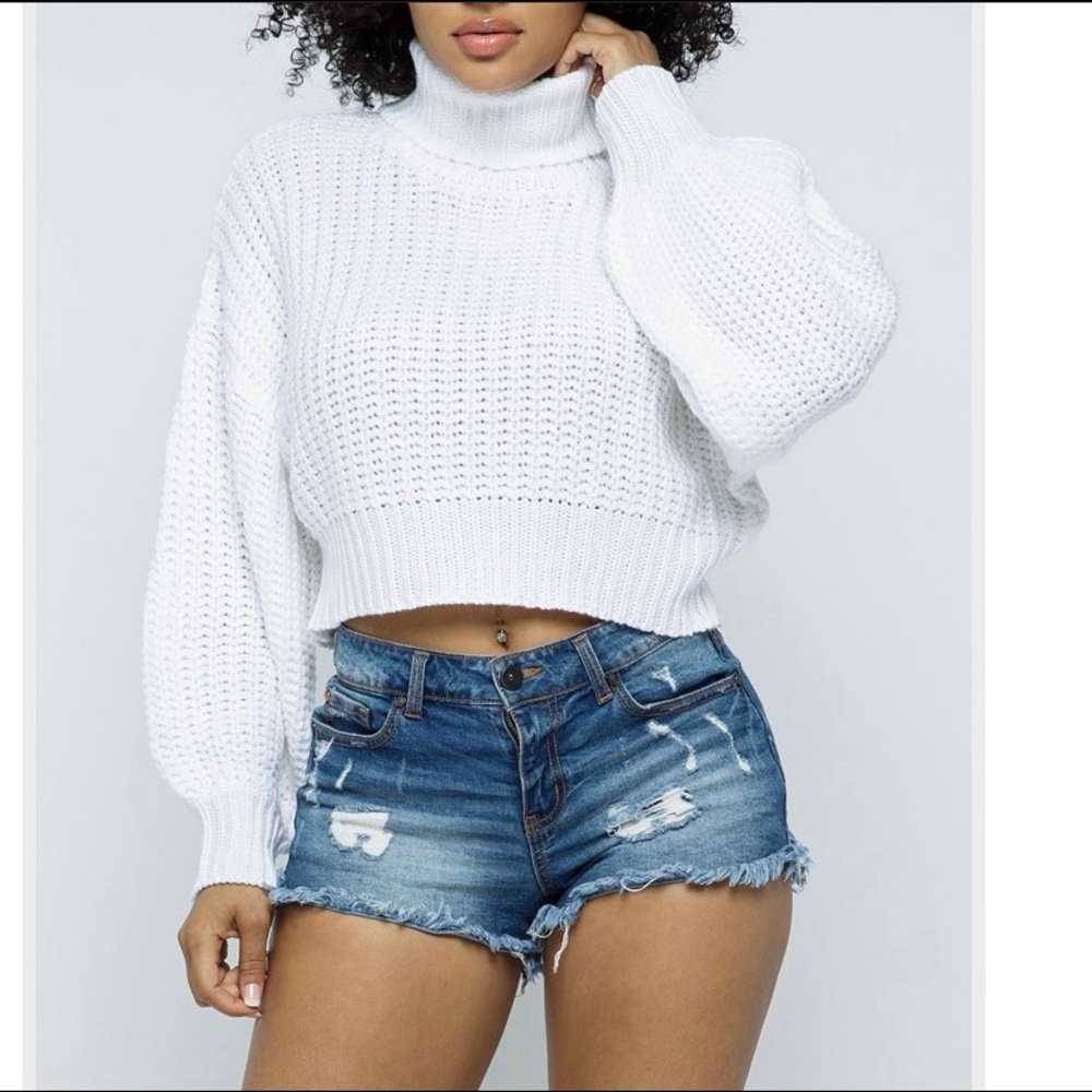 White crop turtle neck sweater